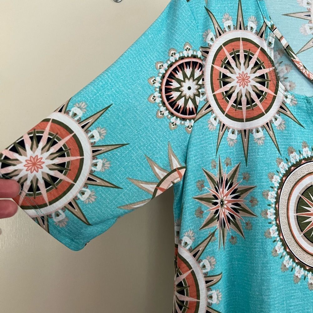 Soft Tunic w/ Hidden Pockets - Picture 2 of 3